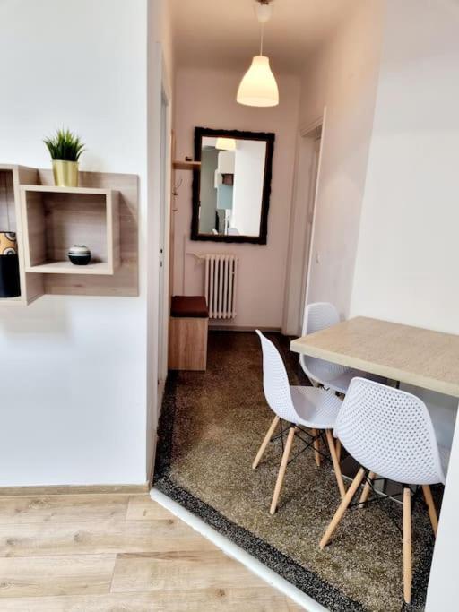 בוקרשט Cozy Apartment Near City Center מראה חיצוני תמונה